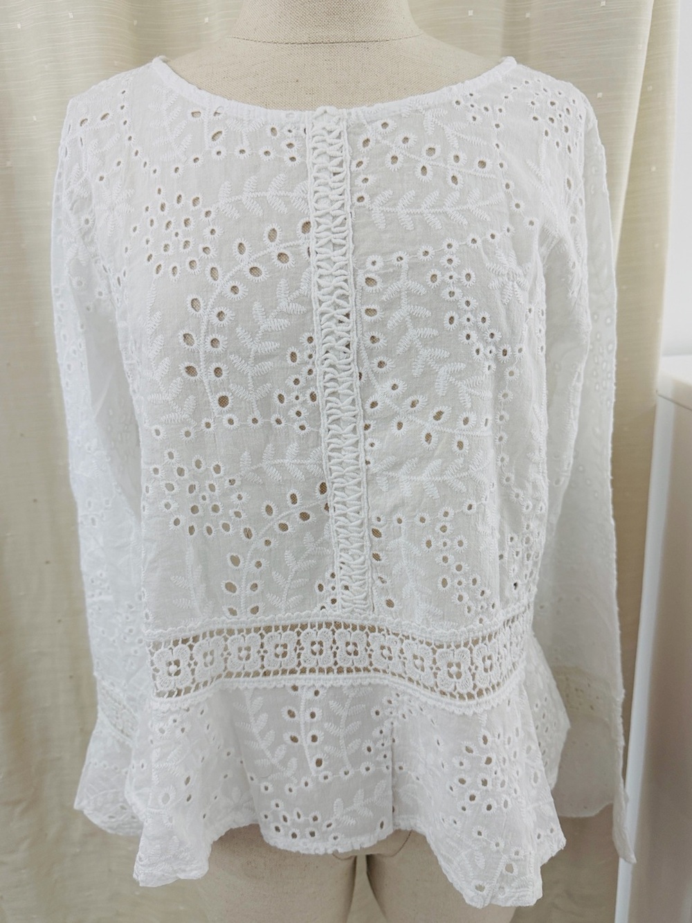 Valentina Naldi Made in Italy Eyelet Chic Peplum Blouse size L- NWT